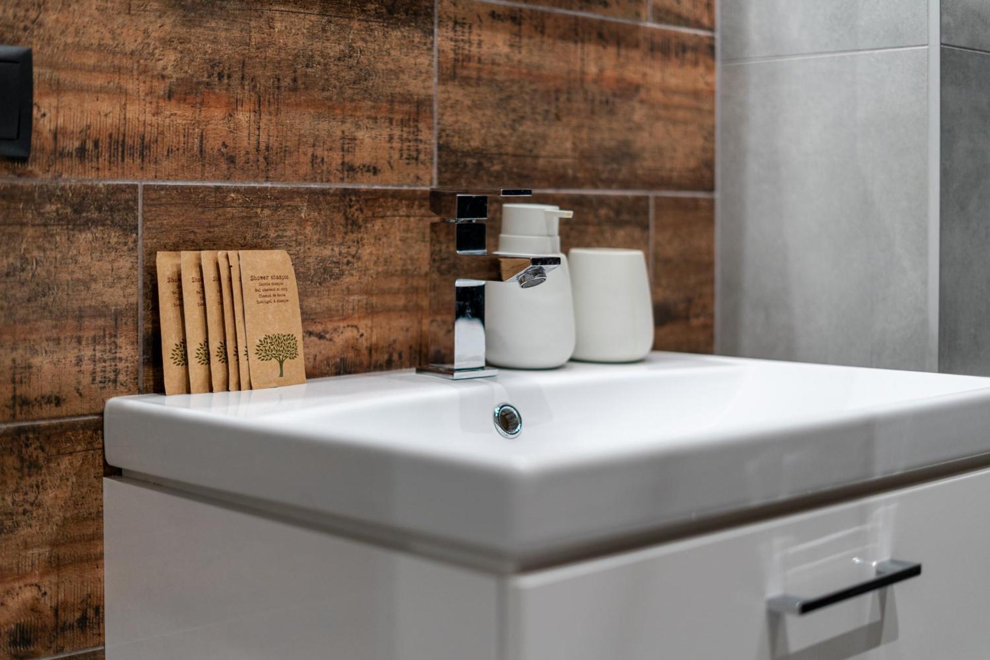 Spa Bedrooms With Sauna&Bath And Free Parking Cracovie Extérieur photo